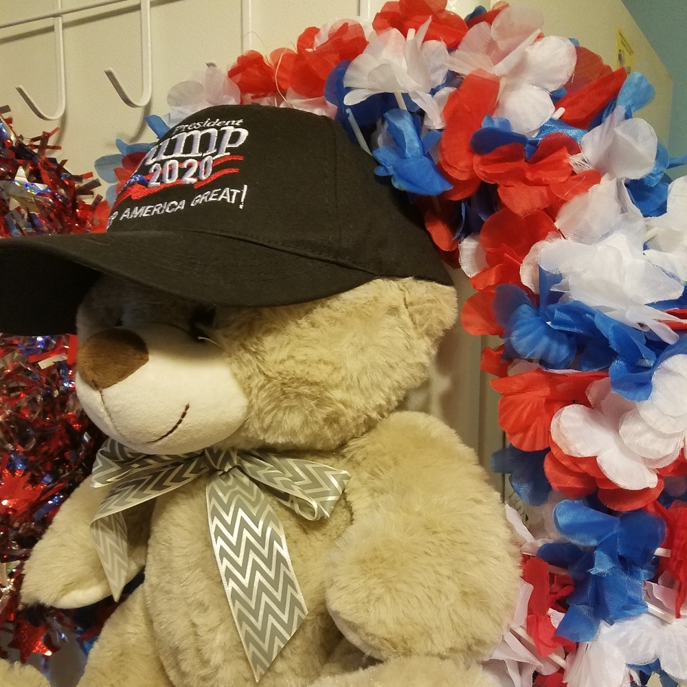 Handmade Trump bear wreath - Picture 3 of 3
